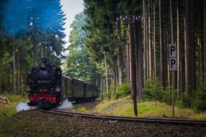 locomotive-2810421_1280
